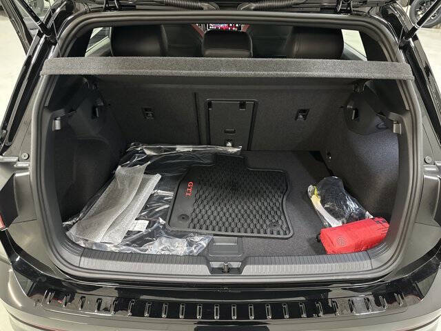 2025 Volkswagen Golf GTI SE