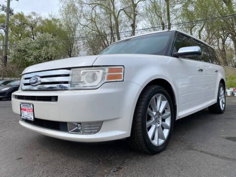2011 Ford Flex for sale at Auto Outpost-North, Inc. in McHenry IL