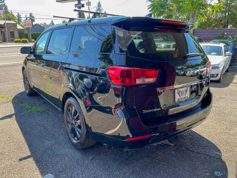 2017 Kia Sedona LX