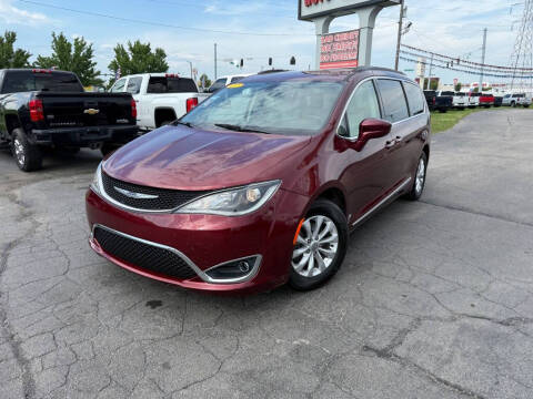 2017 Chrysler Pacifica Touring-L