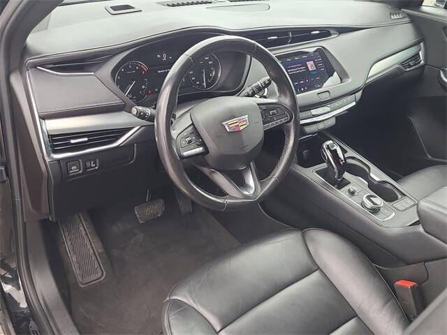 2023 Cadillac XT4 Premium Luxury