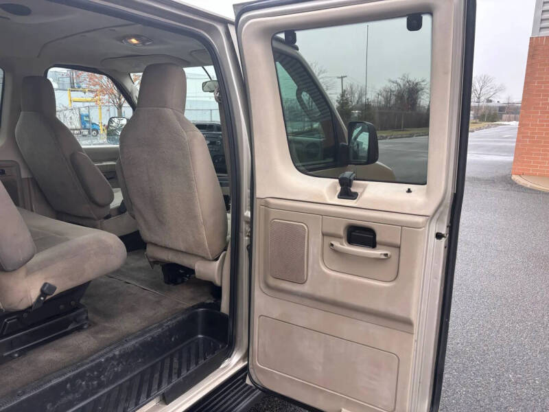 2013 Ford E-Series E-350 SD XLT