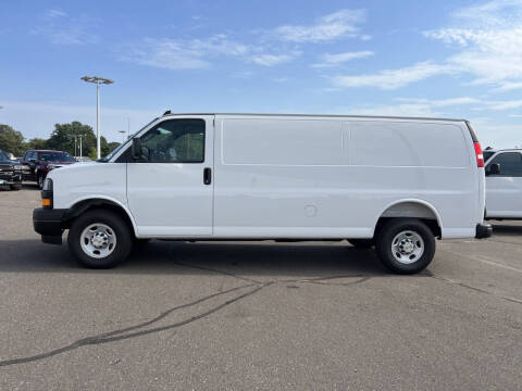 2025 Chevrolet Express 3500