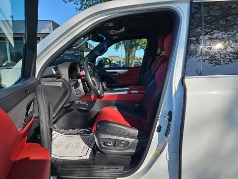 2022 Lexus LX 600 F SPORT Handling