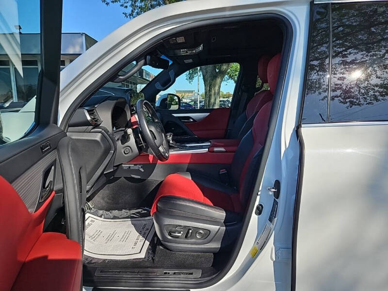 2022 Lexus LX 600 F SPORT Handling