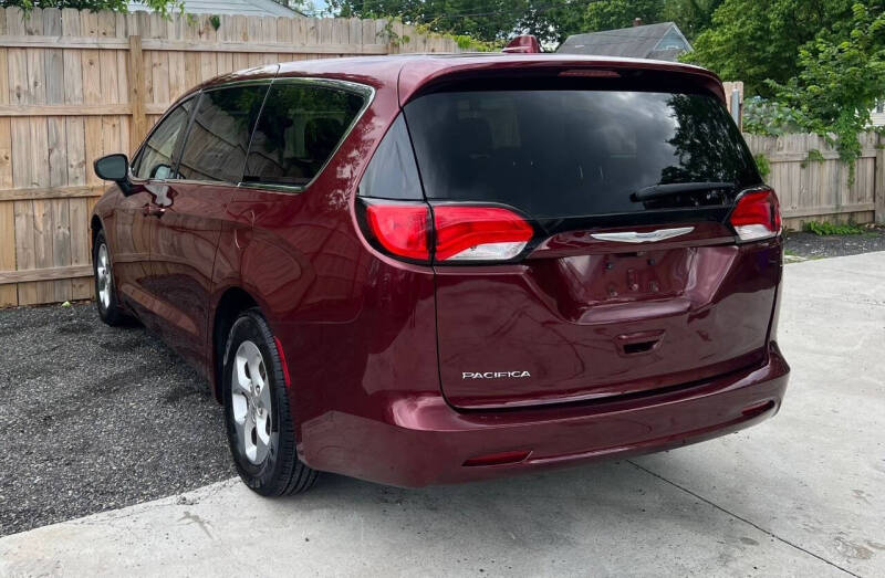 2017 Chrysler Pacifica LX
