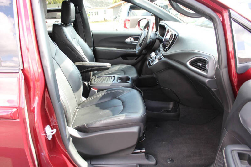 2022 Chrysler Pacifica Touring L