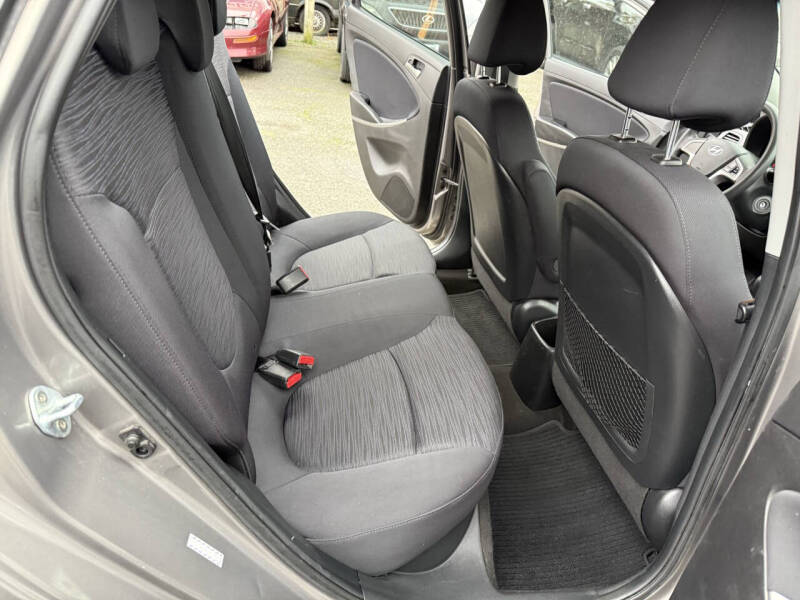 2017 Hyundai Accent SE