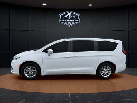 2022 Chrysler Pacifica Touring L