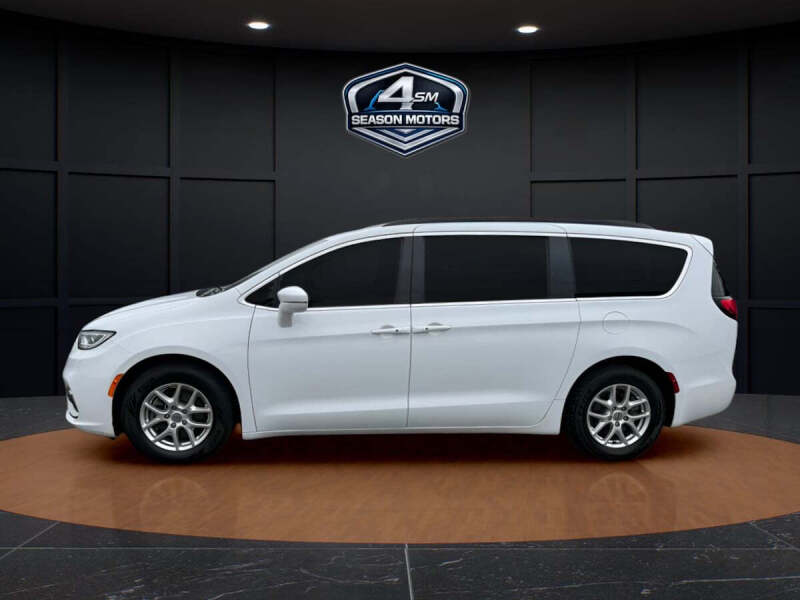 2022 Chrysler Pacifica Touring L