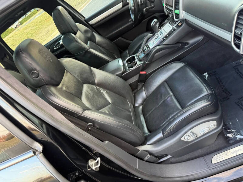 2013 Porsche Cayenne GTS