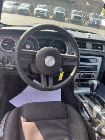 2011 Ford Mustang V6