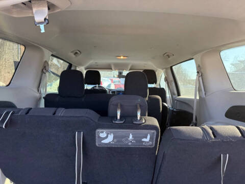 2020 Chrysler Voyager L