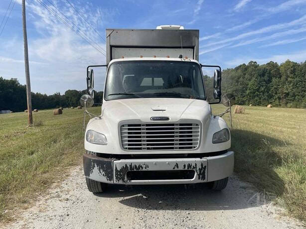 2019 Freightliner M2 106