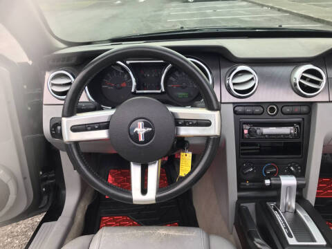 2007 Ford Mustang V6 Deluxe