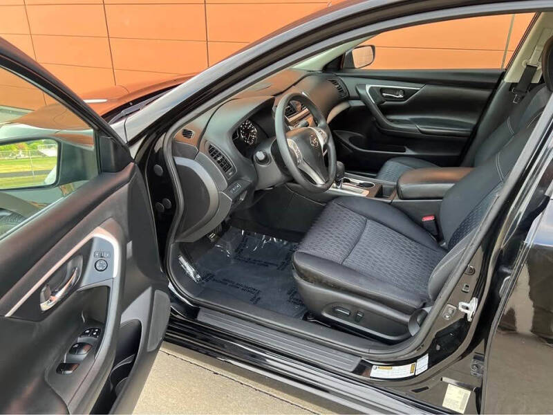 2016 Nissan Altima 2.5 SR