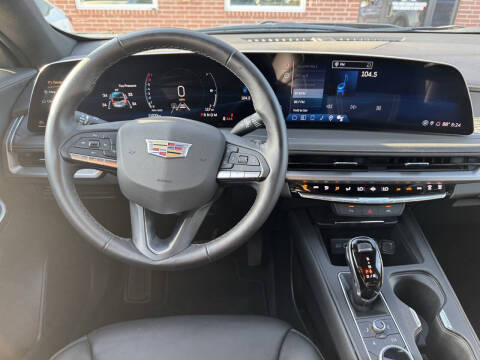 2025 Cadillac XT4 Premium Luxury