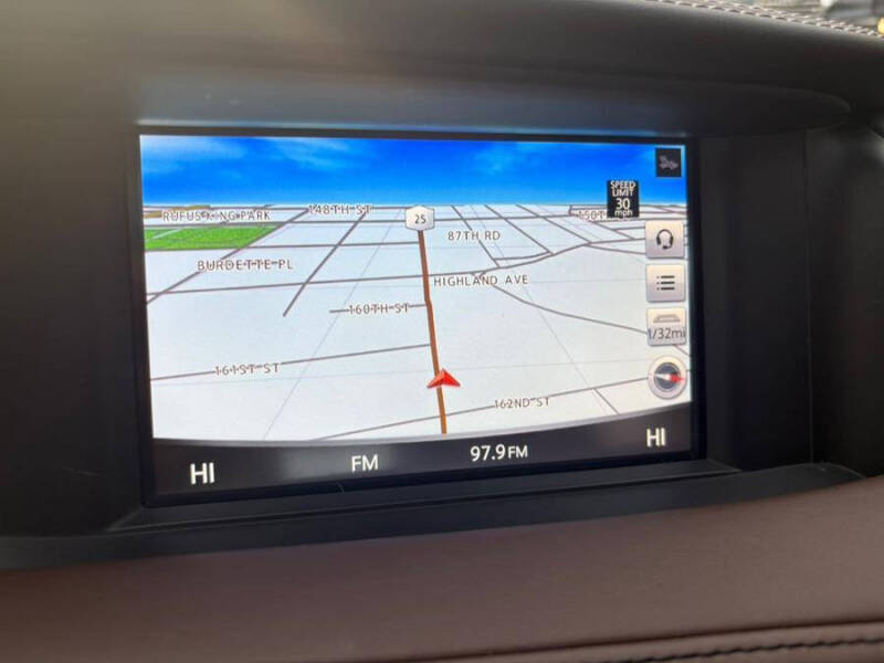 2017 Infiniti QX30 Premium