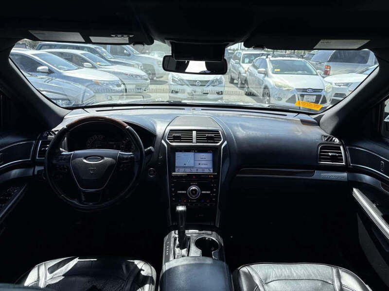 2017 Ford Explorer Platinum