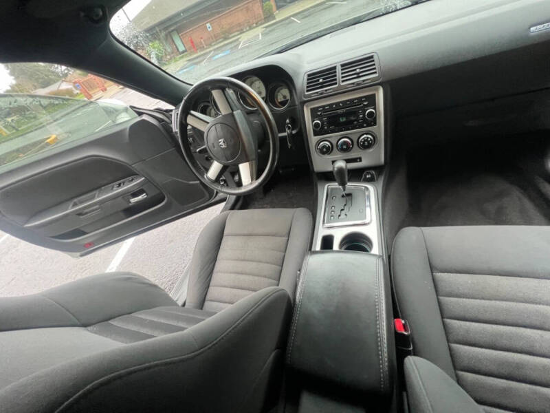 2010 Dodge Challenger SE