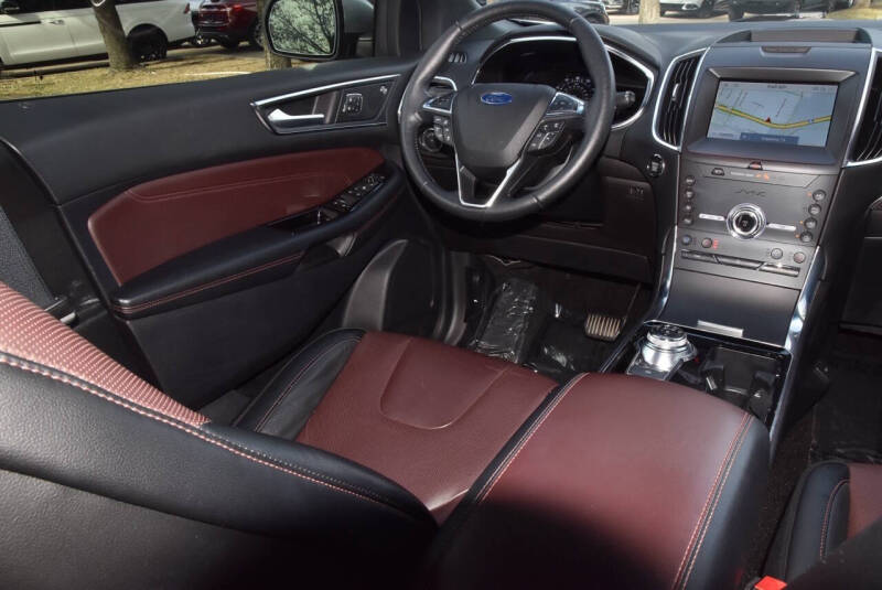 2020 Ford Edge Titanium