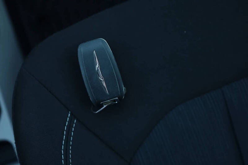 2022 Chrysler Voyager LX