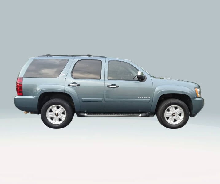 2008 Chevrolet Tahoe LS photo 3