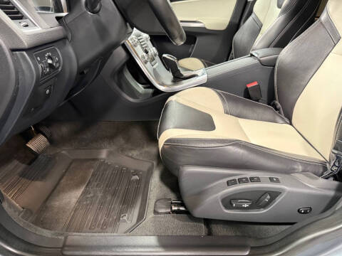 2017 Volvo XC60 T5 Dynamic