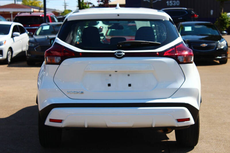 2023 Nissan Kicks S