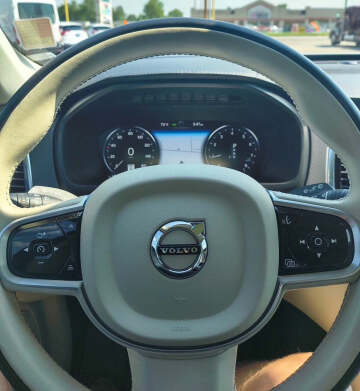 2022 Volvo XC90 T6 Inscription 7-Passenger