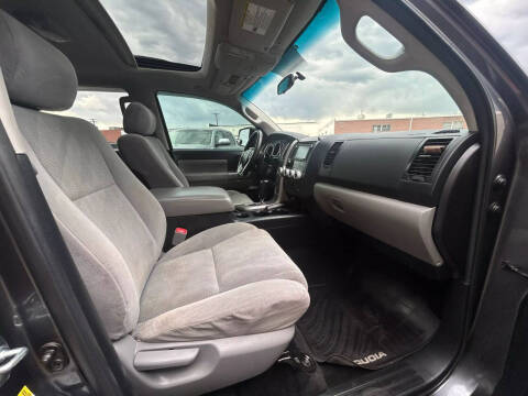 2015 Toyota Sequoia SR5