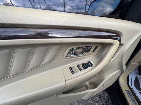 2018 Ford Taurus Limited