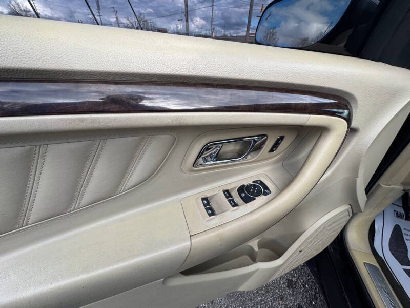 2018 Ford Taurus Limited