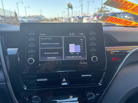 2022 Toyota Camry SE