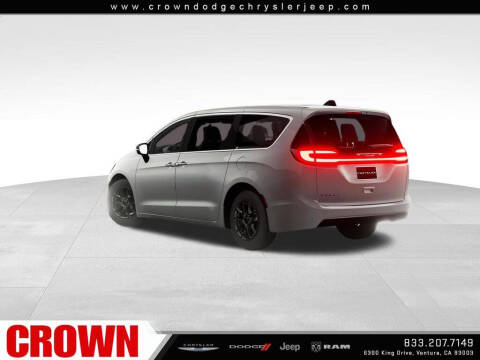 2027 Chrysler Pacifica Select