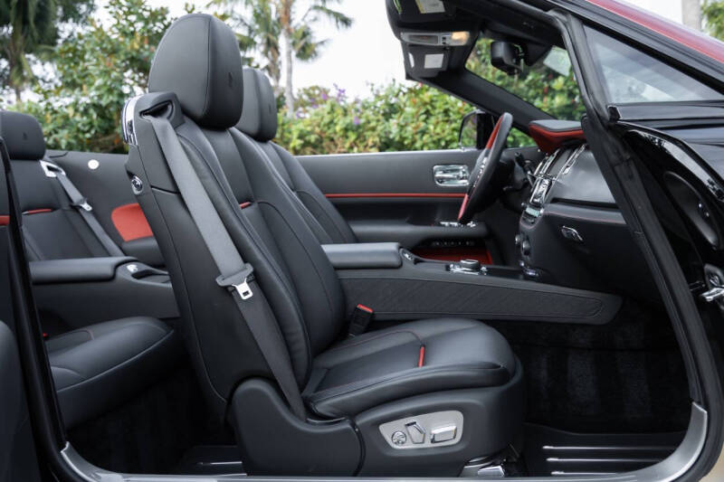 2019 Rolls-Royce Black Badge Dawn