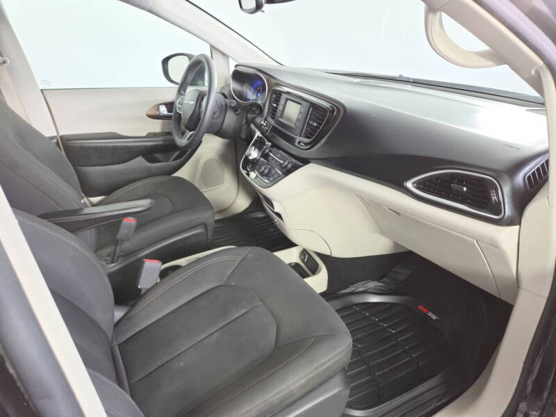 2017 Chrysler Pacifica LX
