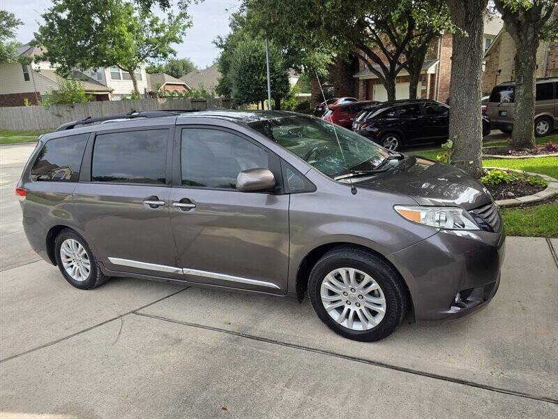 2013 Toyota Sienna XLE Mobility 7-Passenger