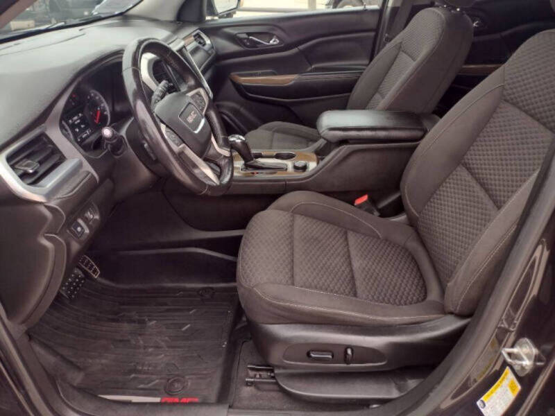 2017 GMC Acadia SLE-2