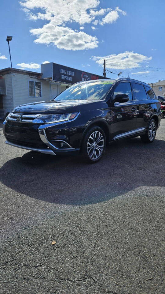 2018 Mitsubishi Outlander SEL's photo