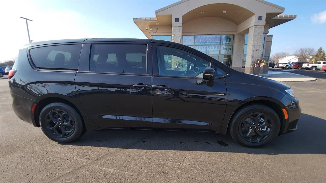 2024 Chrysler Pacifica Plug-In Hybrid for sale at Victoria Auto Sales in Victoria, MN