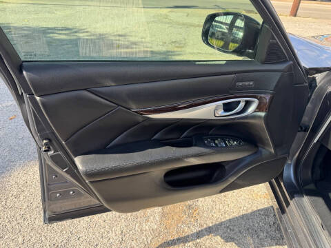 2018 Infiniti Q70 3.7 Luxe