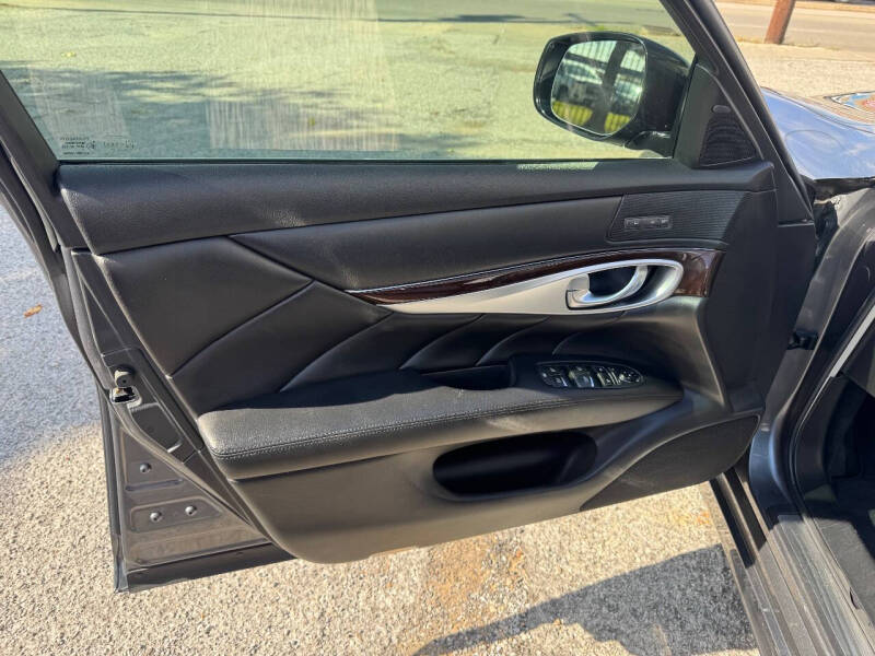 2018 Infiniti Q70 3.7 Luxe