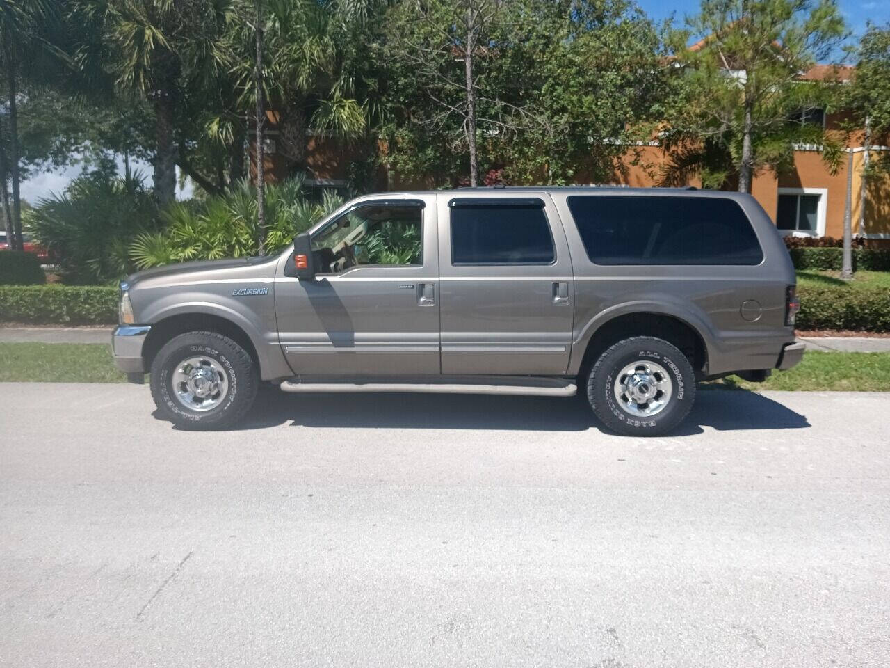 2003 Ford Excursion SUV / Crossover - $11,950