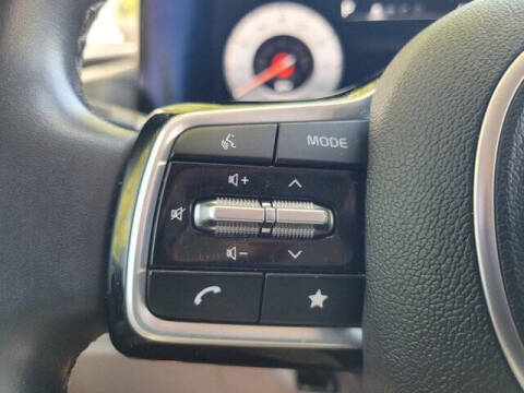 2024 Kia Carnival SX