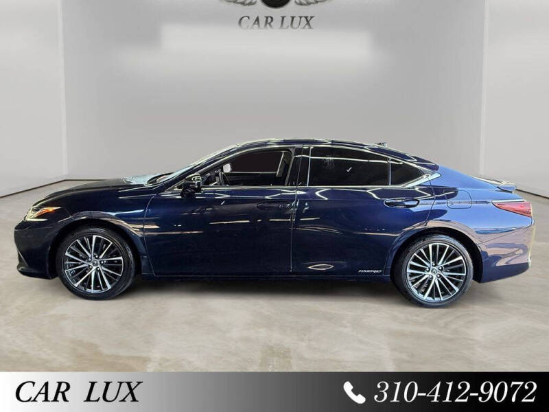 2022 Lexus ES 300h