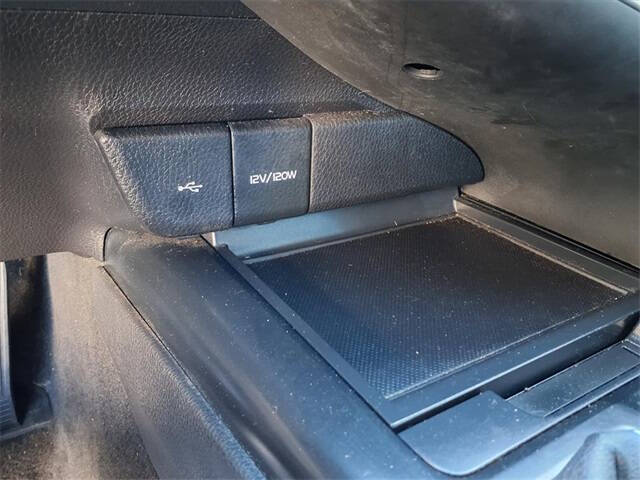 2020 Toyota Camry Hybrid LE