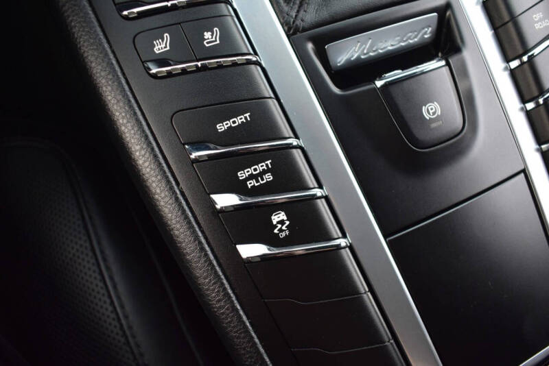 2017 Porsche Macan