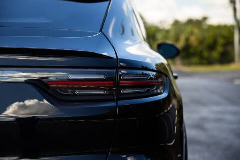 2022 Porsche Cayenne Turbo S E-Hybrid Coupe