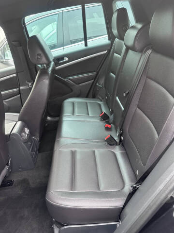 2016 Volkswagen Tiguan 2.0T R-Line